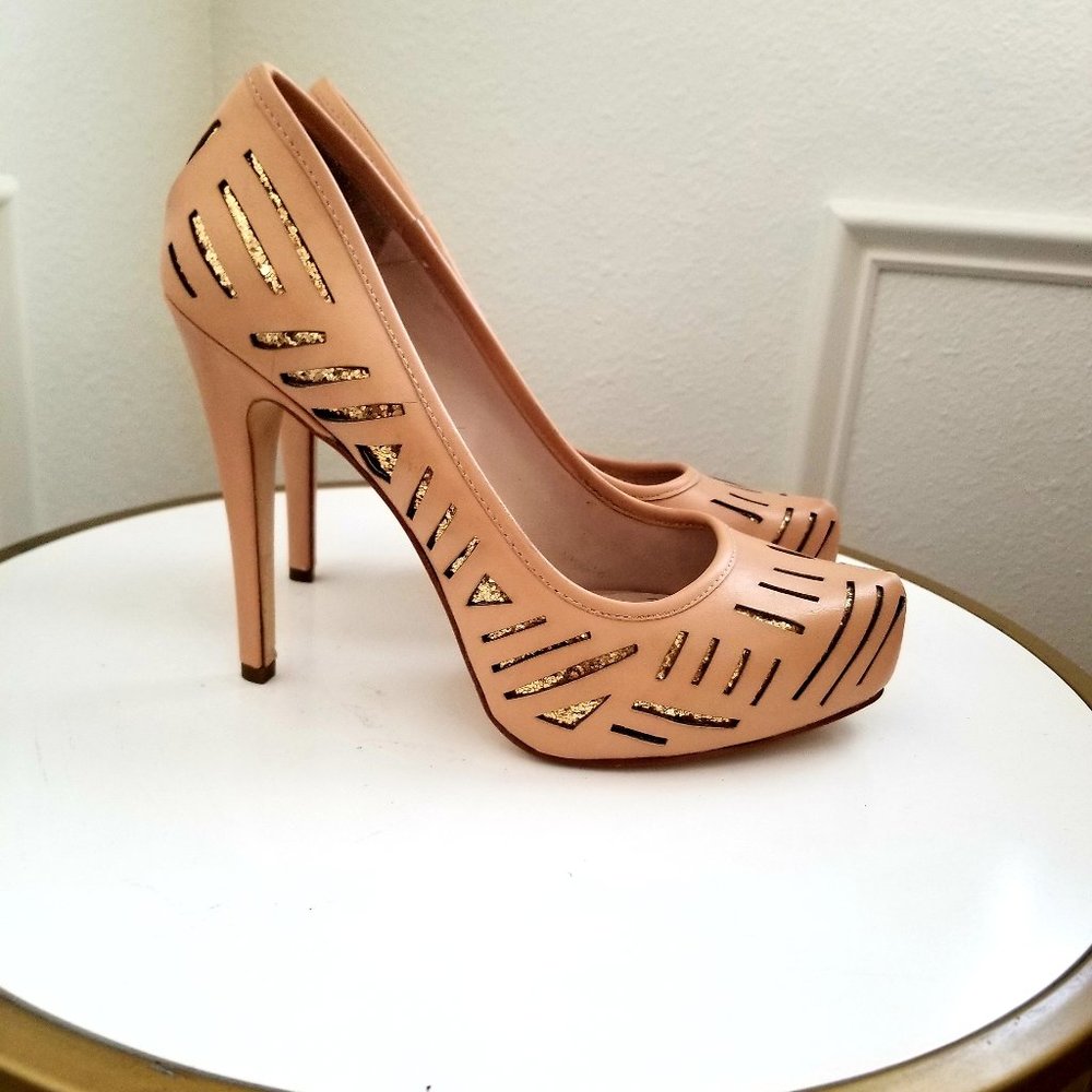 BCBG Tan and Gold Glitter Pumps